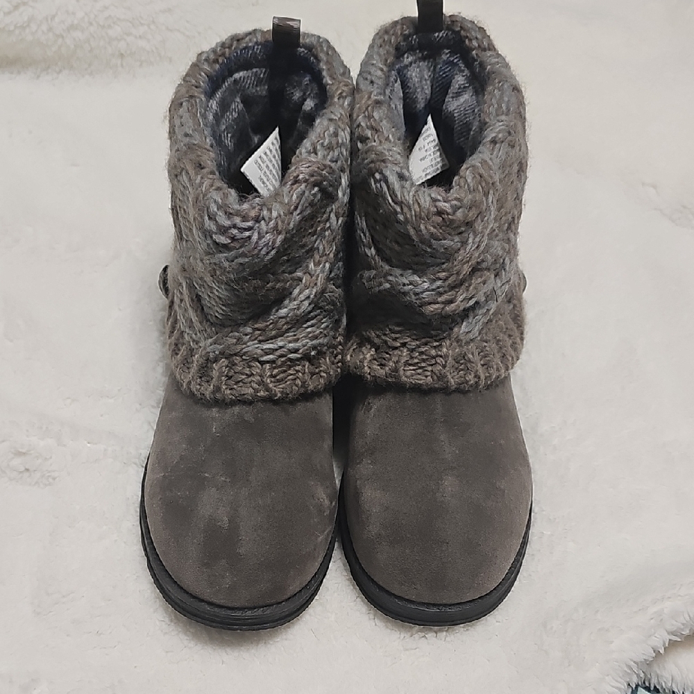 MuK Luks Cozy Gray Knit Ankle Boots